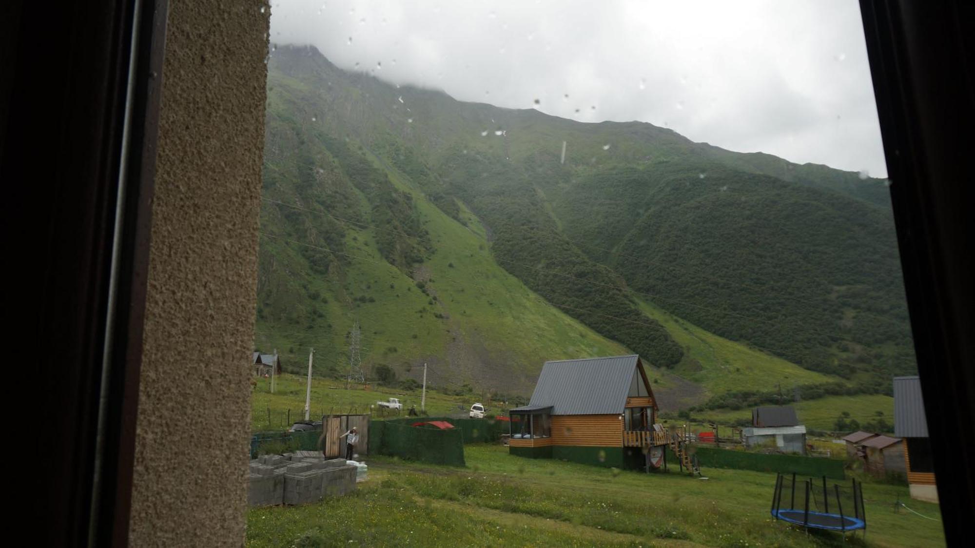 Arte In Kazbegi Hotel Exterior photo