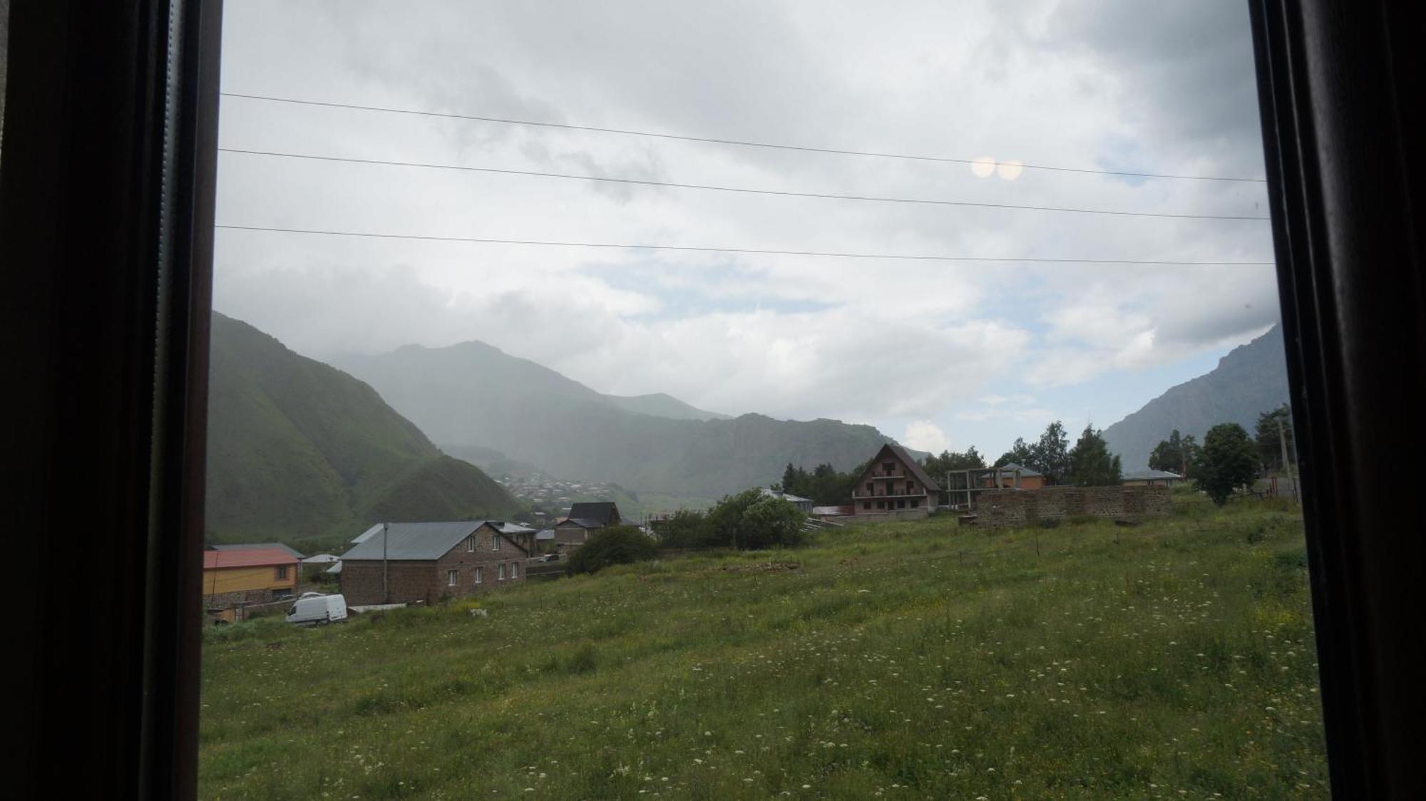 Arte In Kazbegi Hotel Exterior photo