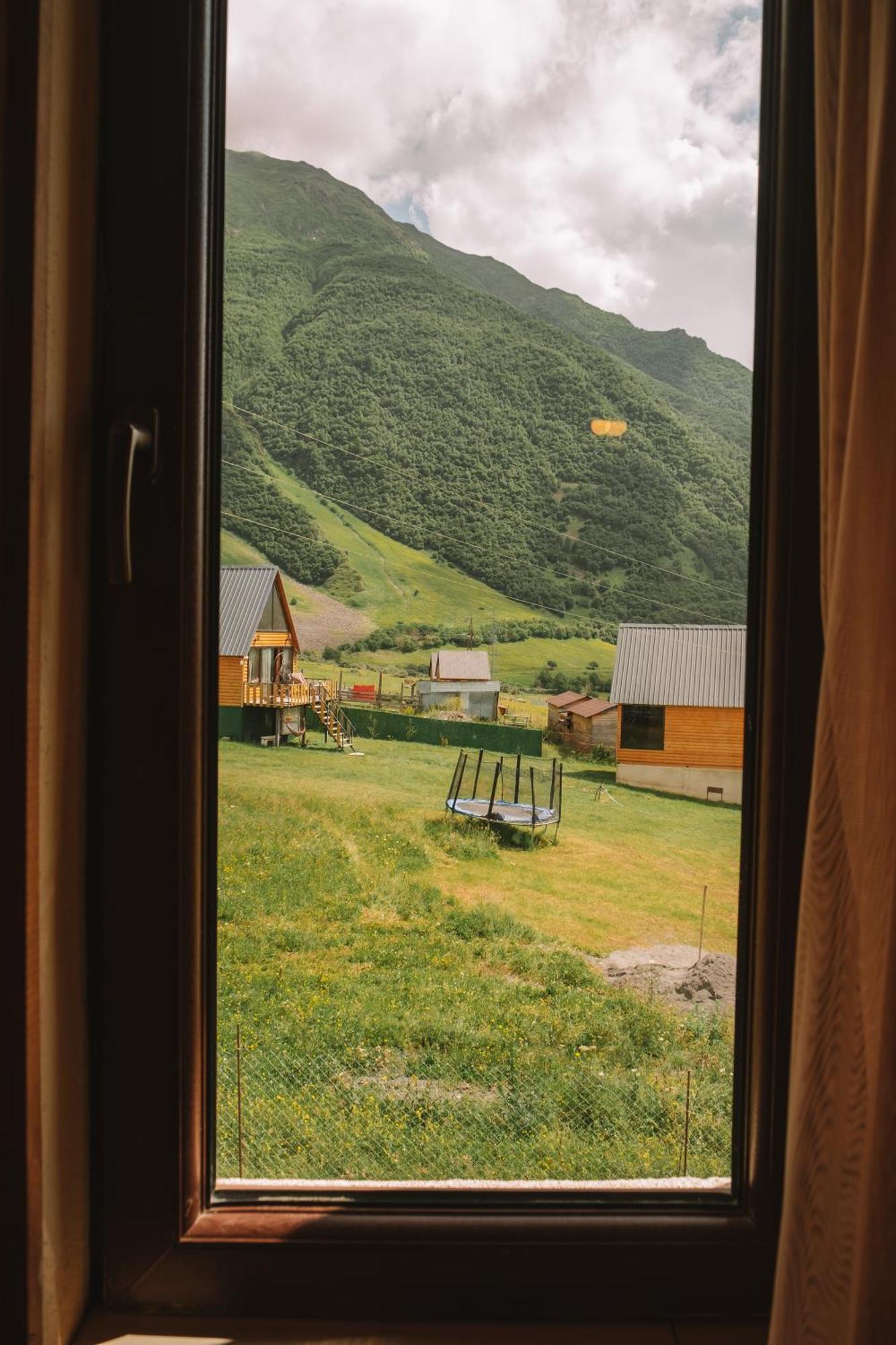 Arte In Kazbegi Hotel Exterior photo