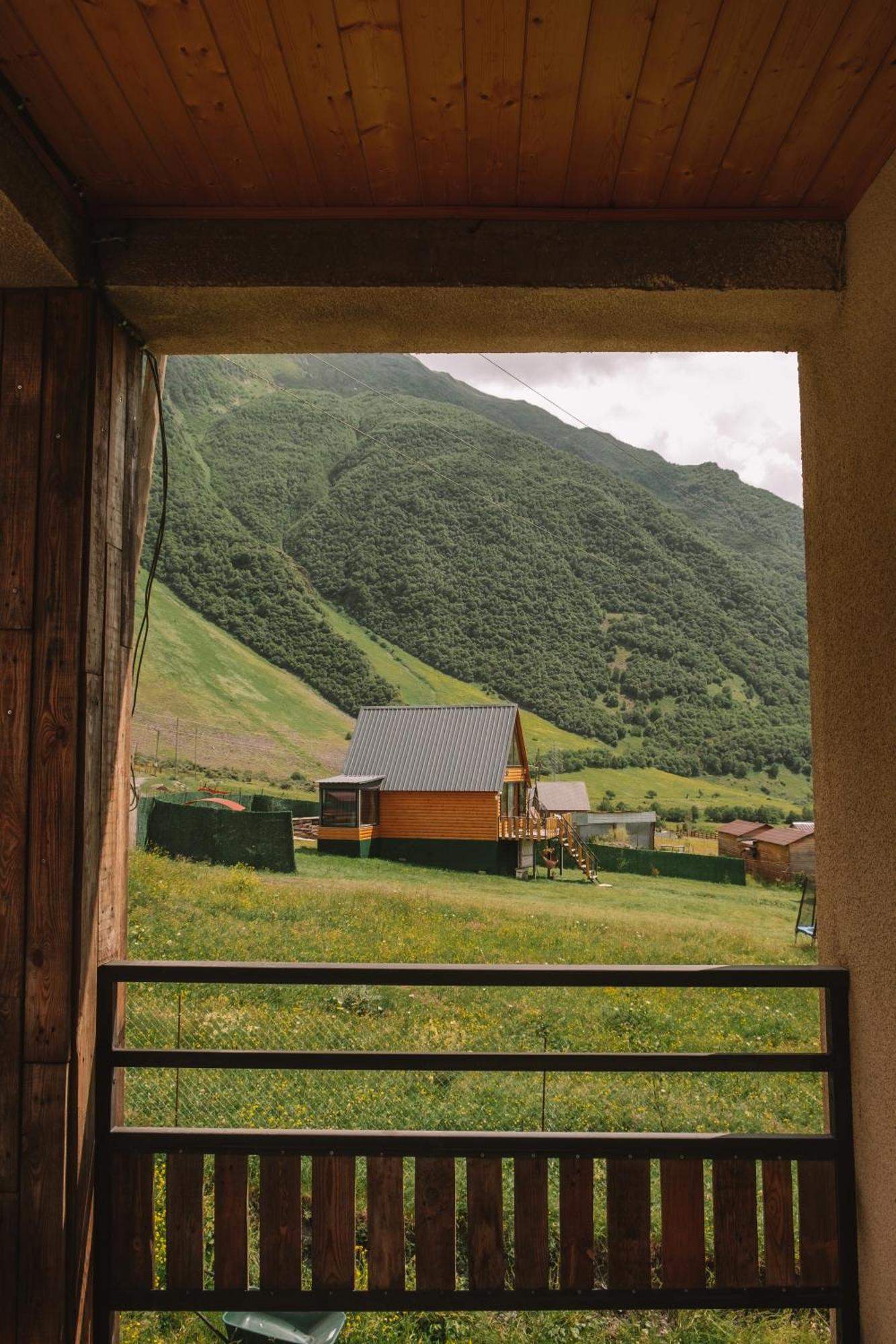 Arte In Kazbegi Hotel Exterior photo
